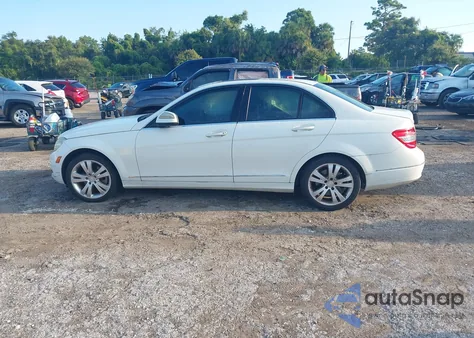 2008 Mercedes-Benz C 300 from USA, damaged, VIN WDDGF54X68F052555